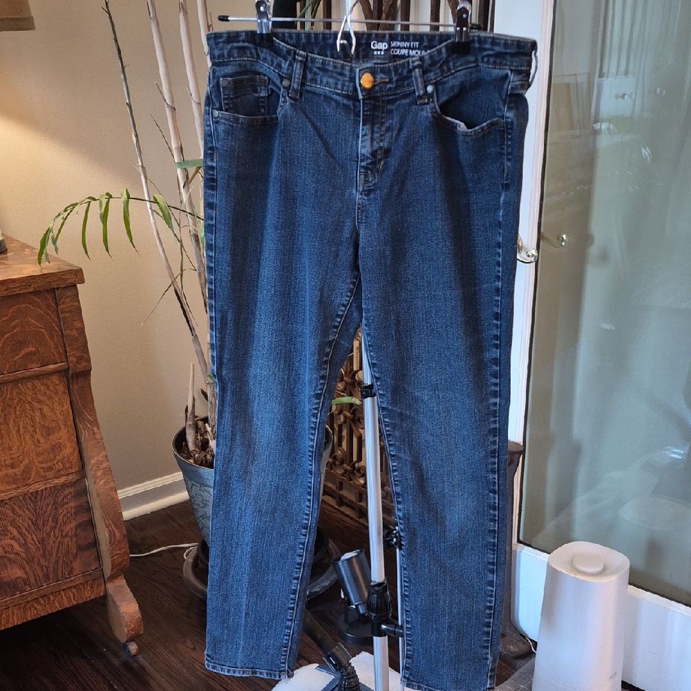 GAP Women's Dark Blue Straight Leg Jeans